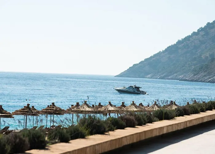 Sapphire Coast Apartamento Palasë